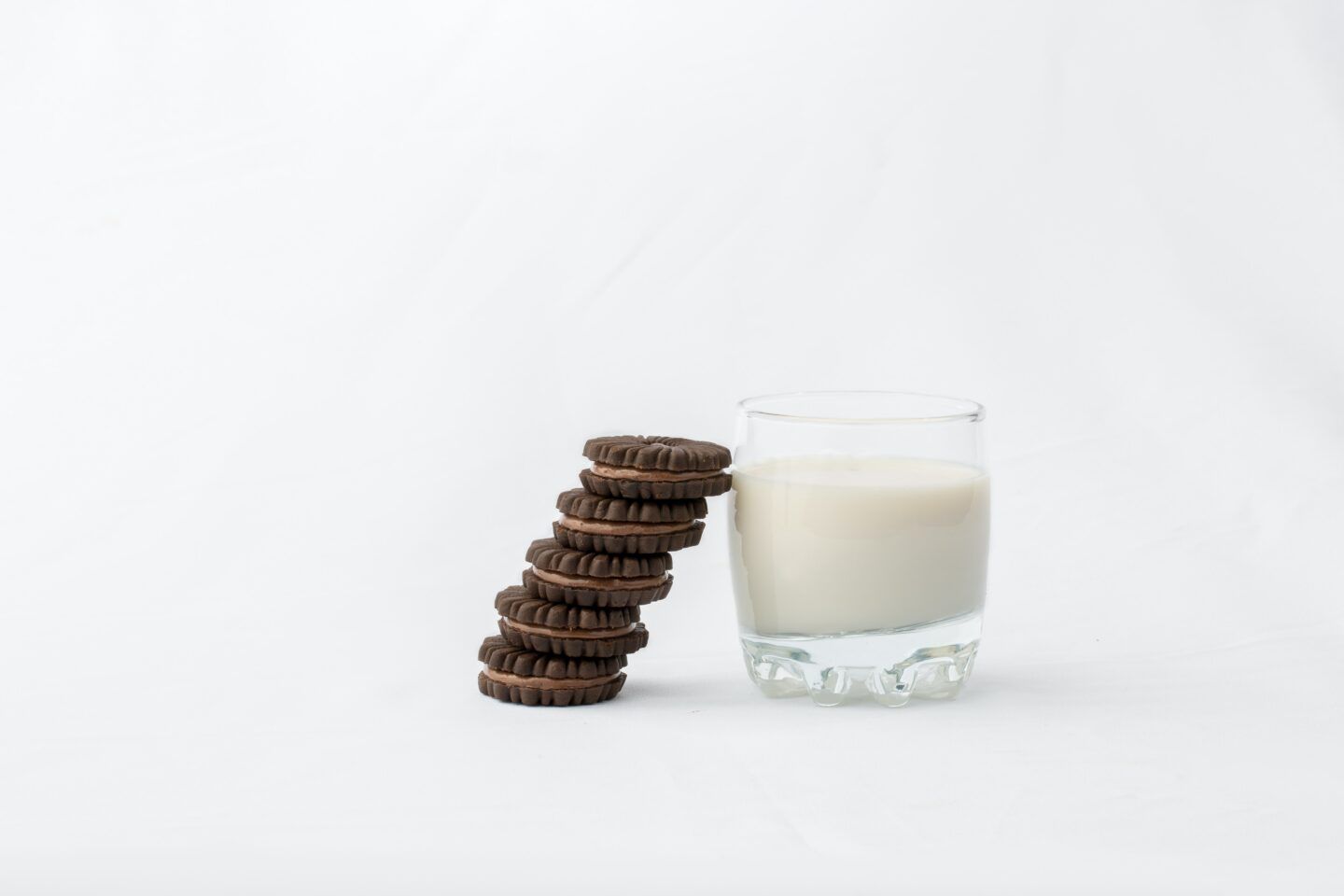 cookies and milk, a classic combination!